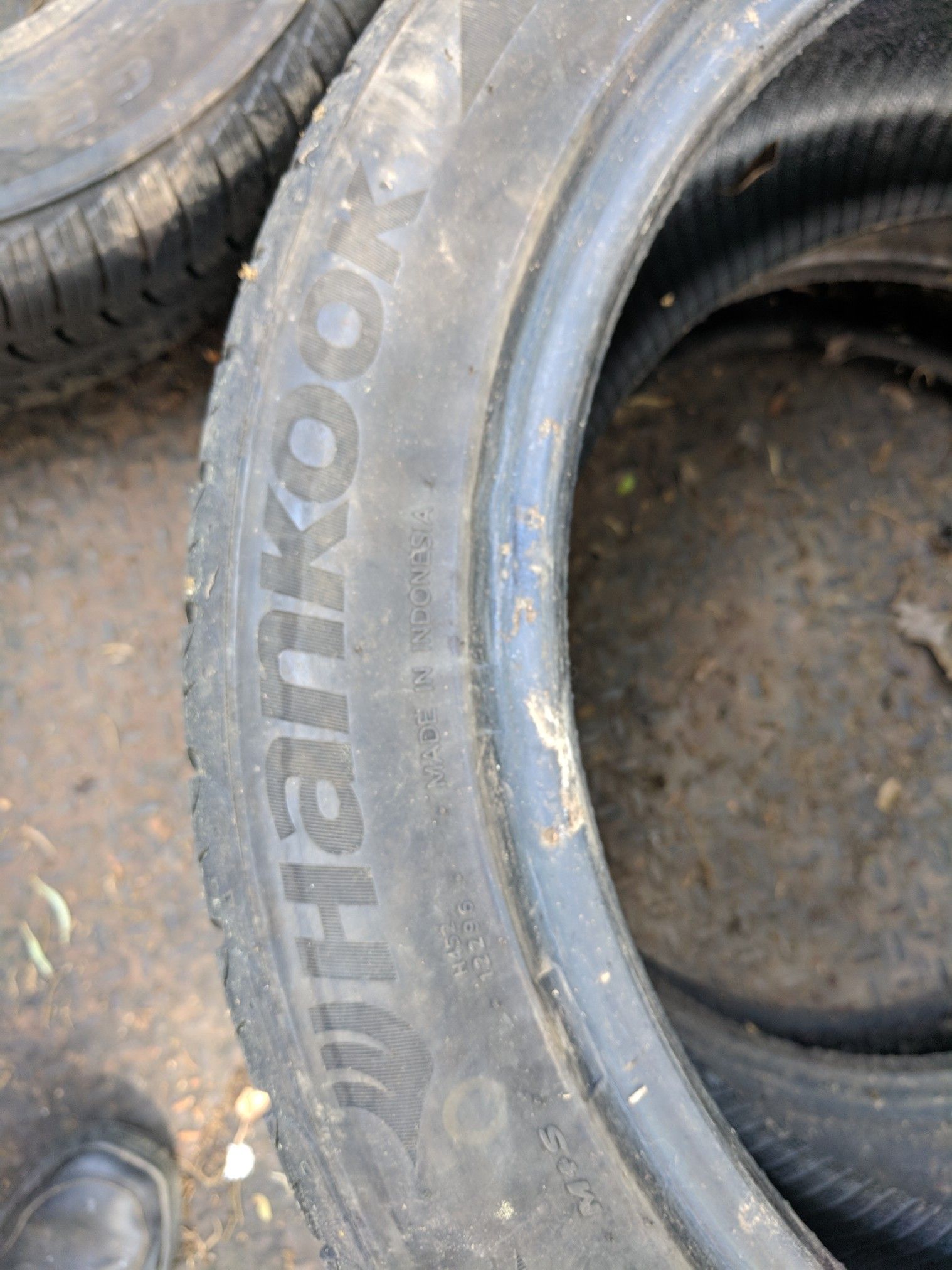 Hankook 235 45 17 tire 5/32" 2014