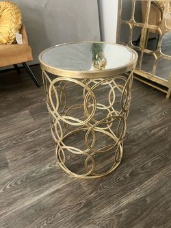 gold table
