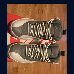 Size 8.5 Jordans 