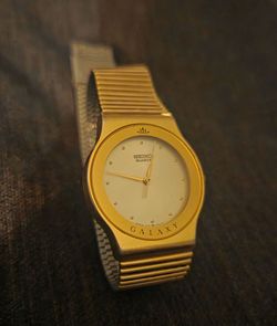 Seiko Galaxy Gold-Tone Vintage Quartz Watch Base Metal St. Steel Back