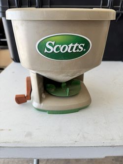 Scotts 71060 Whirl Hand-Powered Spreader