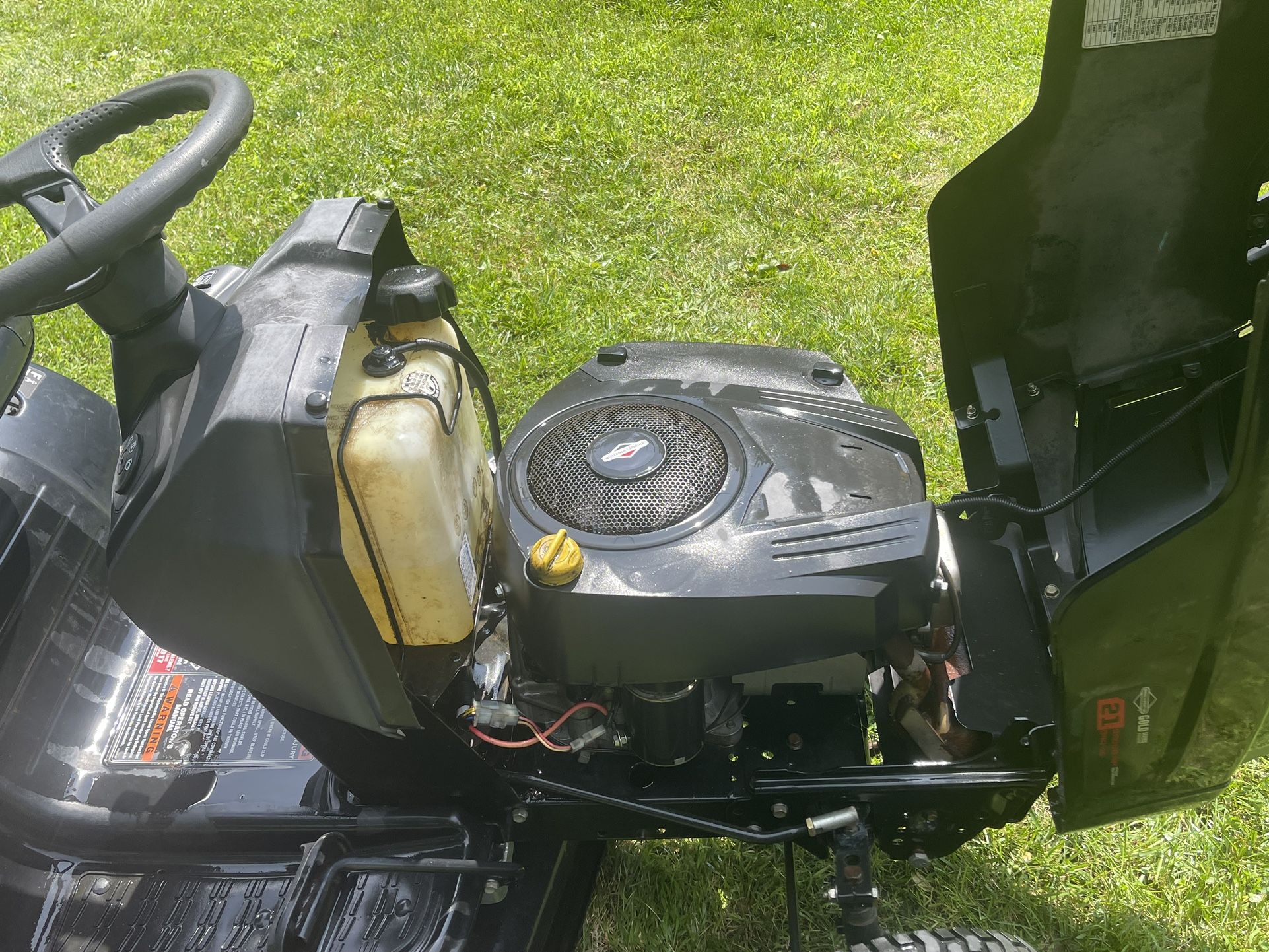 One Tractor Craftsman Lt 2000 for Sale in Selden, NY OfferUp