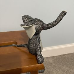 Elephant Sitting Weighs 