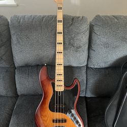 Sire V7 Marcus Miller Bass