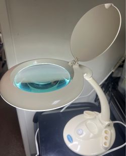 Verilux Magnifying Lamp with Adjustable Lighted Head