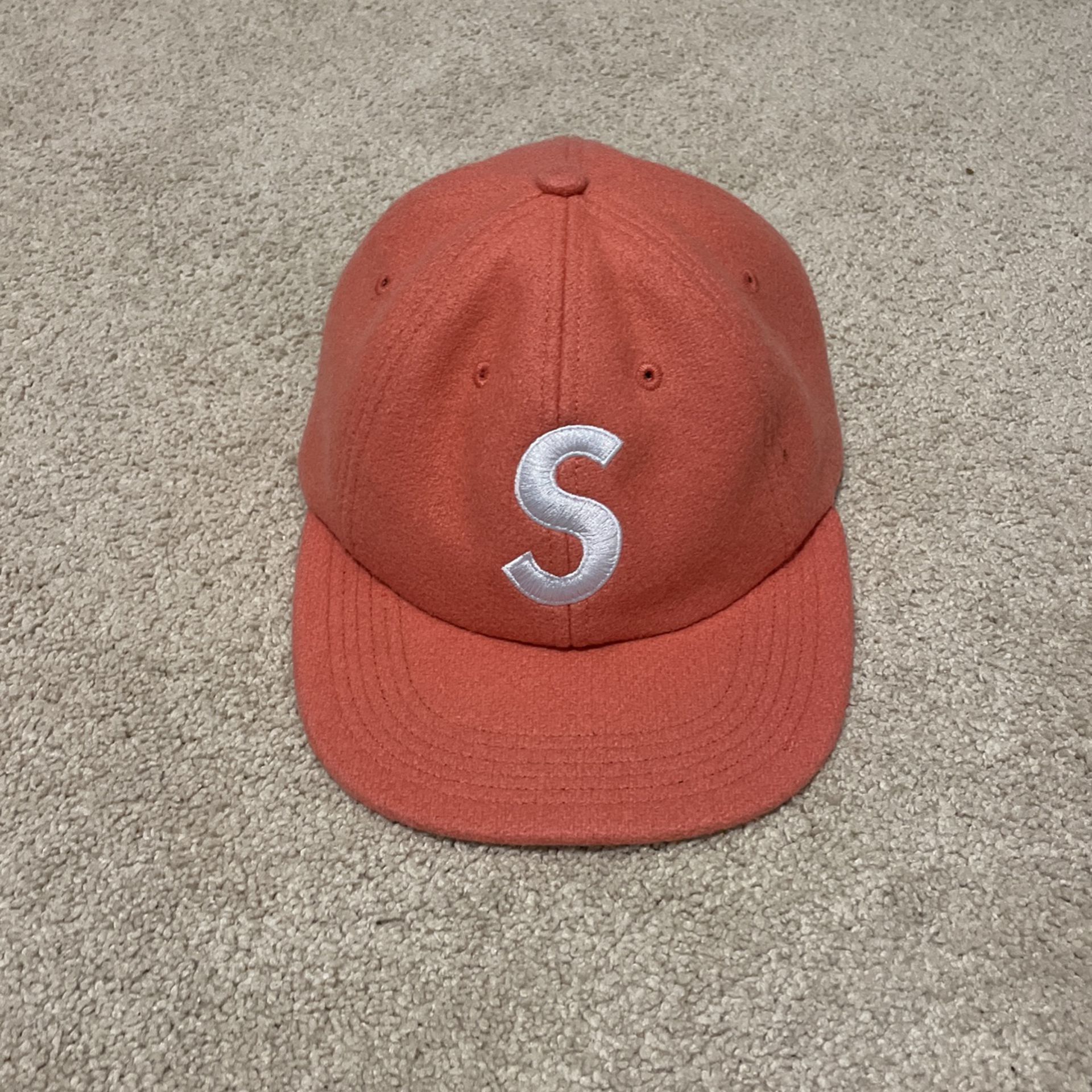 Supreme Wool Hat WITH BAG - Worn Once