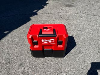 Milwaukee M12 1.6 Gallon Wet/Dry Vacuum (Tool Only)