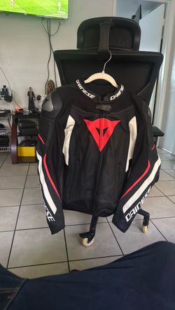 Dainese chaqueta de cuero para motocicleta Dainese super speed 3 incluye el protector de espina dorsal