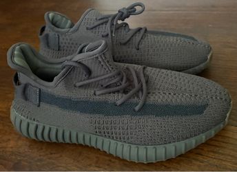 Adidas Yeezy 8.5