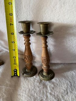 PAREJA DE CANDELABROS ANTIGUO DE BRONCE Y MADERA