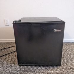 1.6 Cu. Ft. Black Mini Fridge