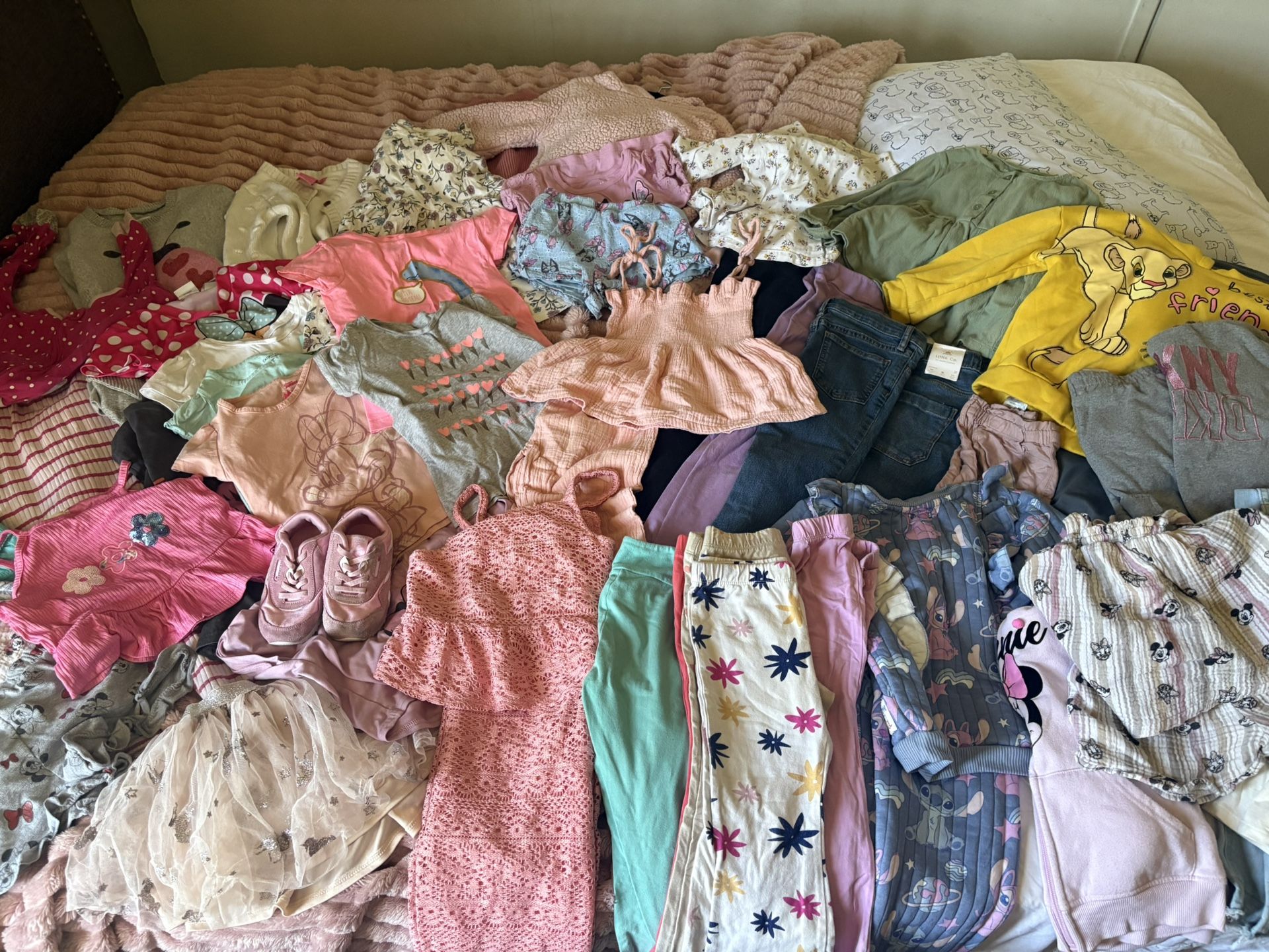 Girl Clothes Lot 4-5T , 8C