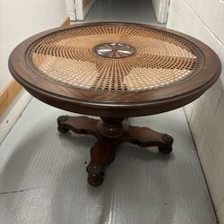 Ethan Allen Mahogany Maya Round Center Kitchen Pineapple Pedestal Table With Hand-Woven Cane Top