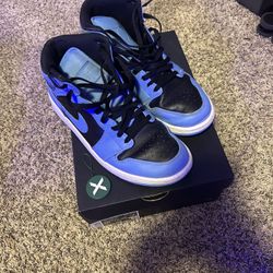 Jordan 1 MID (10.5)