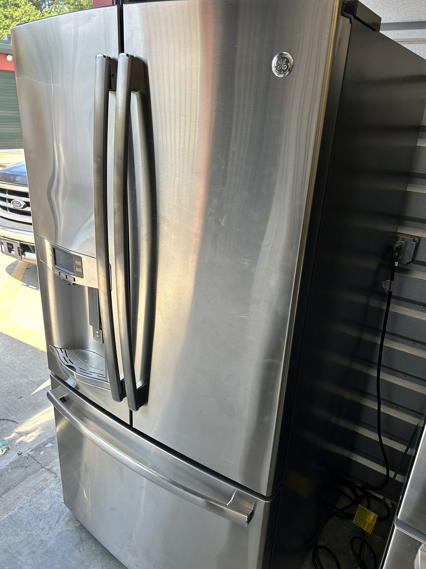 ⭐️NICE CLEAN GE FRENCH DOOR REFRIGERATOR⭐️