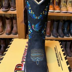Boots 👢 