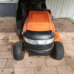 ARIENS LAWN TRACTOR 