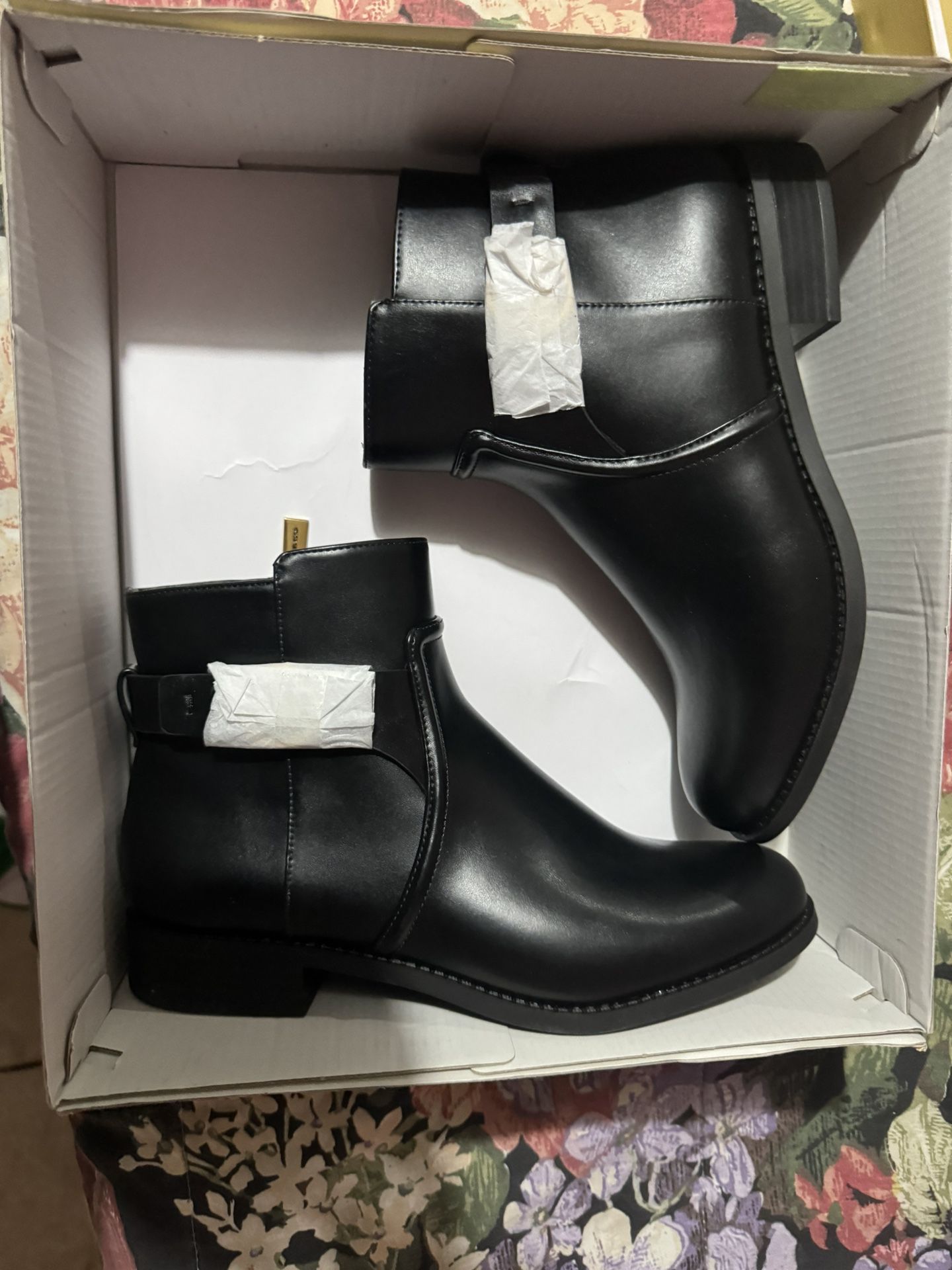 michael kors boots size small