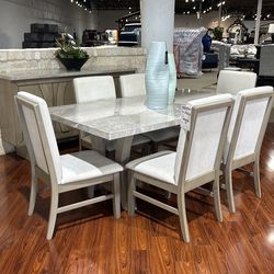 Dining table set