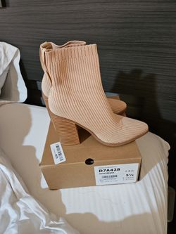 Light Brown Women's Chucnky Stacked Mid Heel Booties Pakistan style knit .