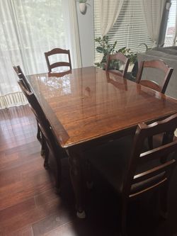 Beautiful 7piece Dining Table And Chairs