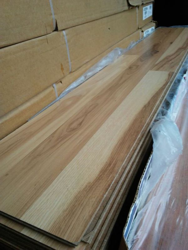 120sf Laminate Flooring Shaw Style 0244u 00188 For In 120sf Laminate Flooring Shaw Style 0244u 00188 For In Vancouver Wa Offerup