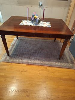 Dinning Set/asking $350.00 o/bo