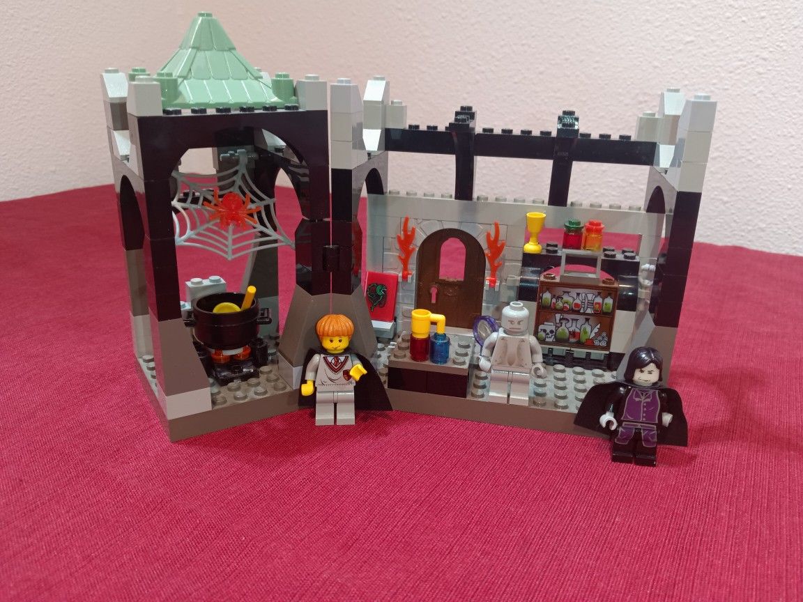 Lego Harry Potter Sorcerer's Stone / Snaps Class