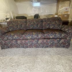 Couch - Floral pattern