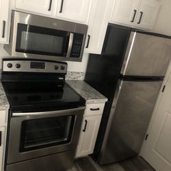 4 Units,Fridge,stove,microwave And Dishwasher 