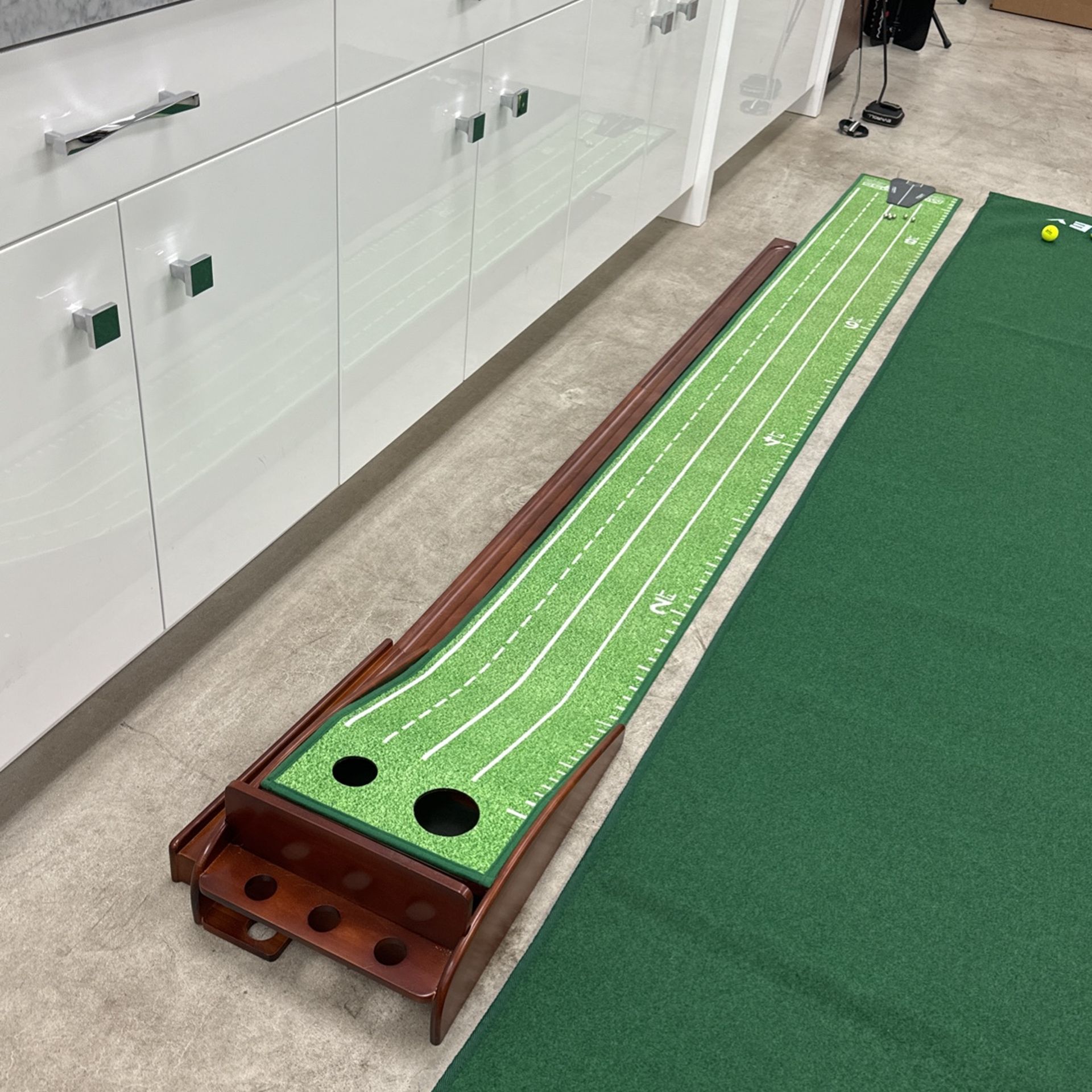 Indoor Putting Green for Sale in Los Angeles, CA OfferUp