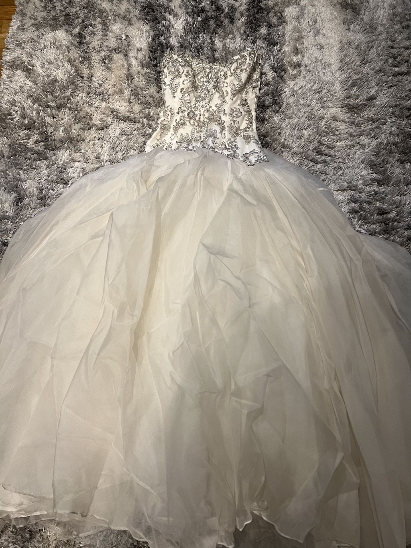  Designer Lazaro Cinderella Style Wedding Dress Sz 2 Excellent Condition. Crystal & sequin bodice. Retail $4599