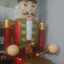 Musical Nutcracker 8fts Tall Pendiente  Pick Up