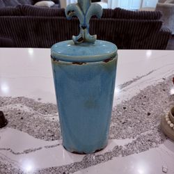 Decor - Blue Vase With Top 