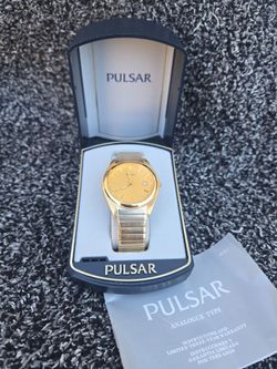 Vintage Pulsar Quartz Men's Gold Tone Watch V732-X004 -