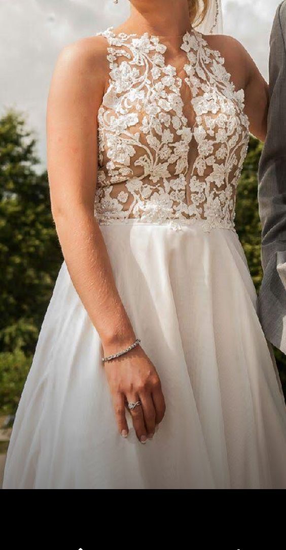 Wedding dress and veil