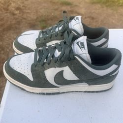 Mens 9 Nike Dunk Low Next Nature Viintage Green
