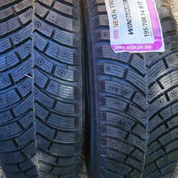 Pair Of Studdable 195/70/r14 Snow Tires 