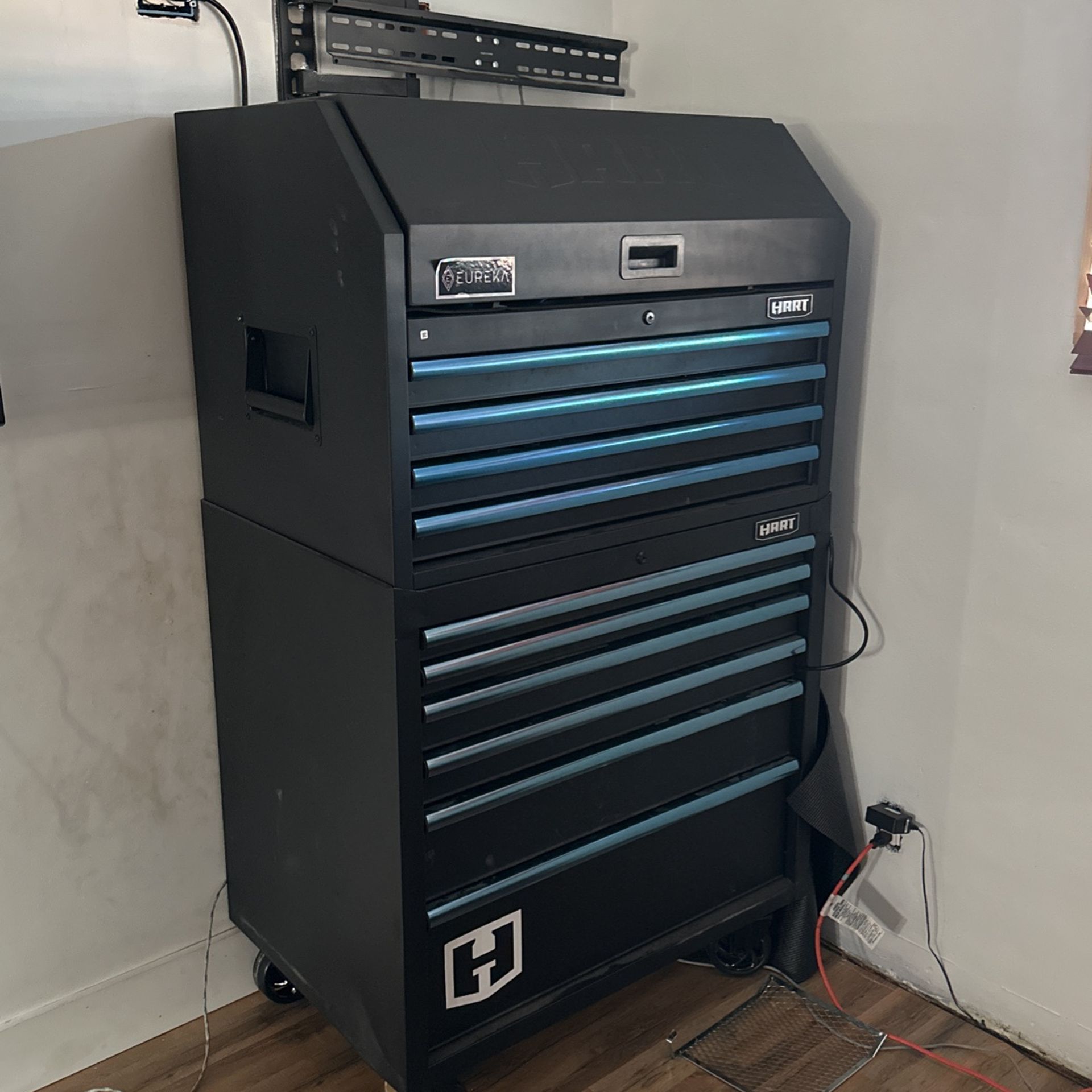 Hart Top And Bottom Tool Cabinet W/ Power