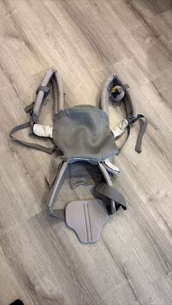 Lille Gray Baby Carrier with Padded Straps