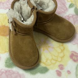 Kids' T Victoria Ugg Short Boot Toddler