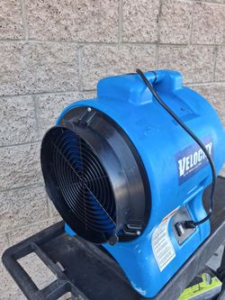 VELOCITY
C.H. Hanson 1-HP 2518-CFM Axial Daisy Chain Compatible Indoor/Outdoor Blower