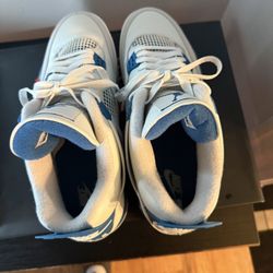 Air Jordan 4 Military Blue 