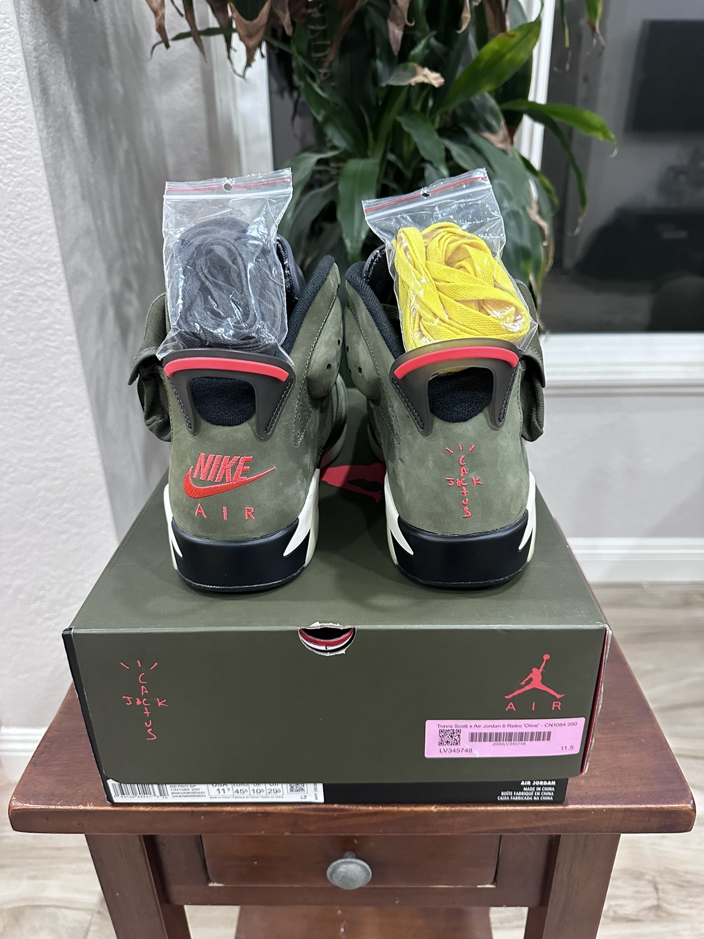 Travis Scott x Jordan 6 Olive Size 11.5 for Sale in La Verne, CA 