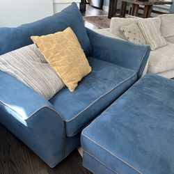 Aberdeen Indigo Chair and Place Índigo Ottoman Blue 