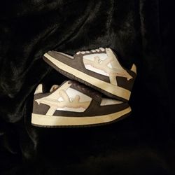 Size 5.5- 284. Lost Boys Achieve Ak-47