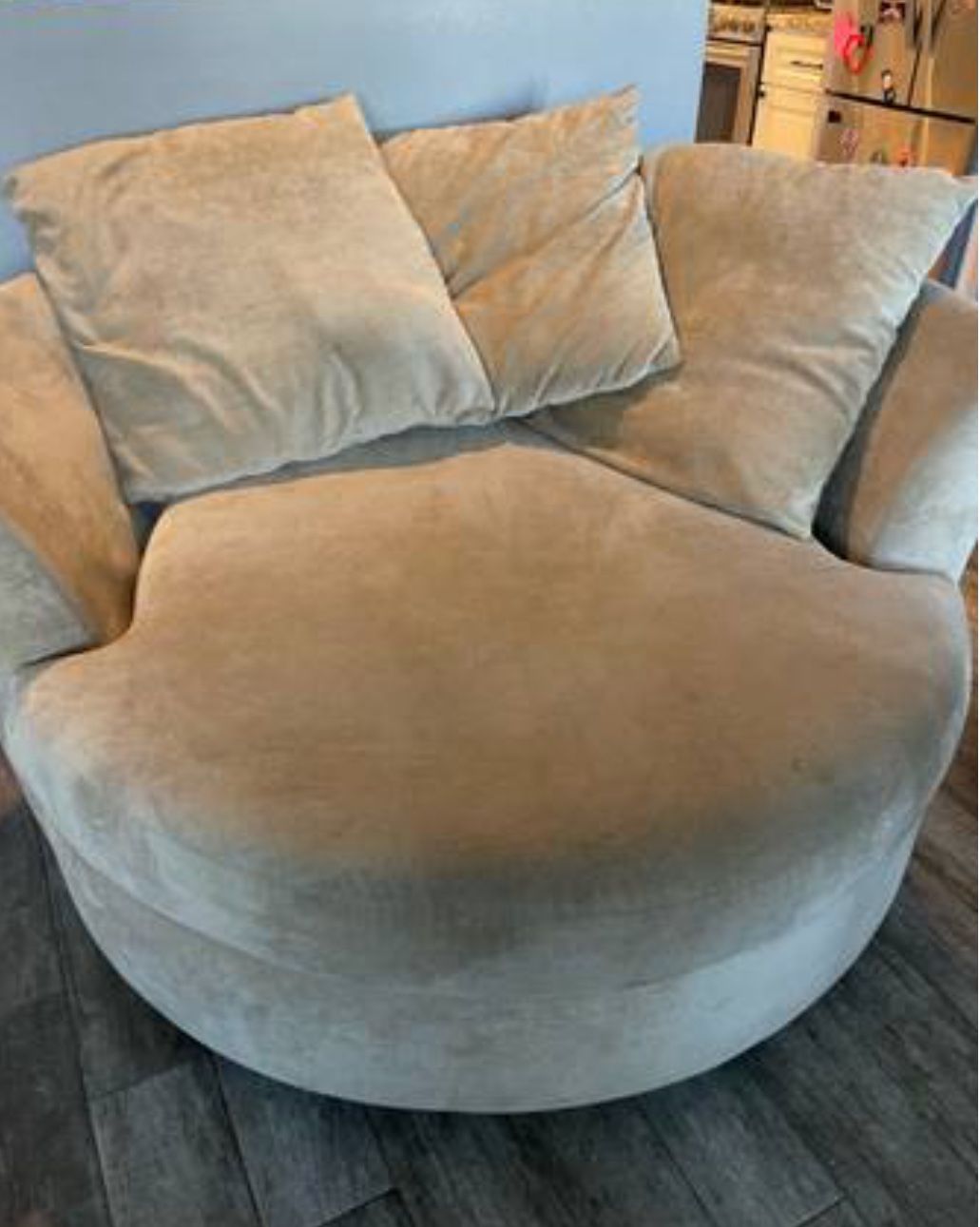 Cambri Oversized Swivel Chair