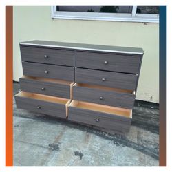 8 drawers dresser / Eight drawers dresser