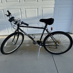 Trek Mountain Track 800 26” Bicycle In Good Condition