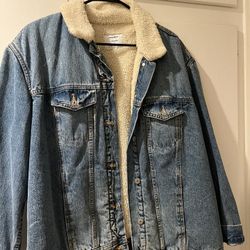 Jean jacket With fleece collar and lining
